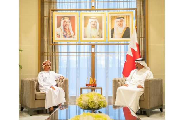 وزير المالية والاقتصاد الوطني يؤكد على عمق العلاقات الأخوية التاريخية الراسخة التي تجمع مملكة البحرين وسلطنة عمان