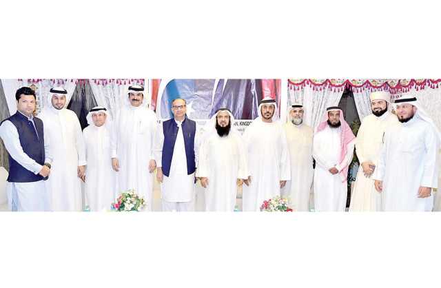 عضو مجلس الشورى عادل المعاودة وخان محمد يقيمان حفلاً على شرف السفير الباكستاني