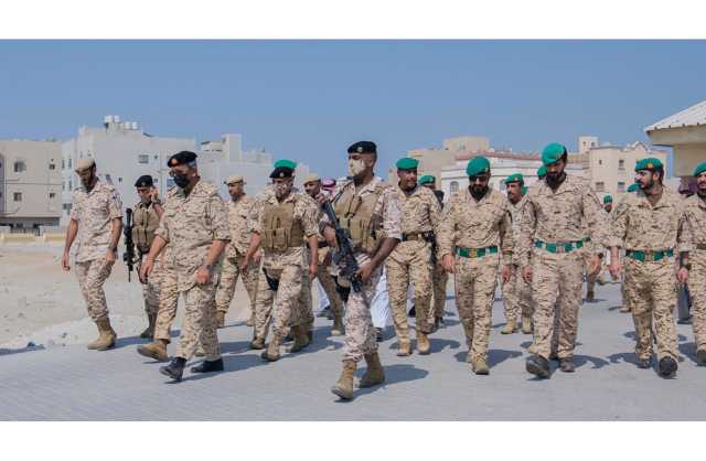 بالصور.. القائد العام لقوة دفاع البحرين يحضر تشييع شهيد الواجب الوطني المقدس