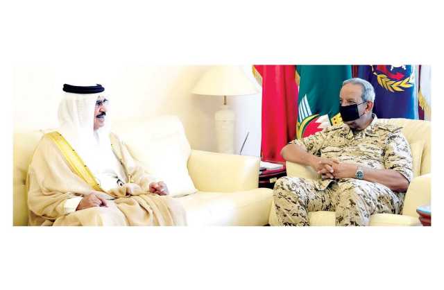 القائد العام لقوة الدفاع يستقبل وزير الداخلية