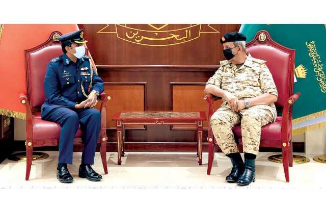 القائد العام يستقبل الملحق العسكري لباكستان المعتمد لدى البحرين