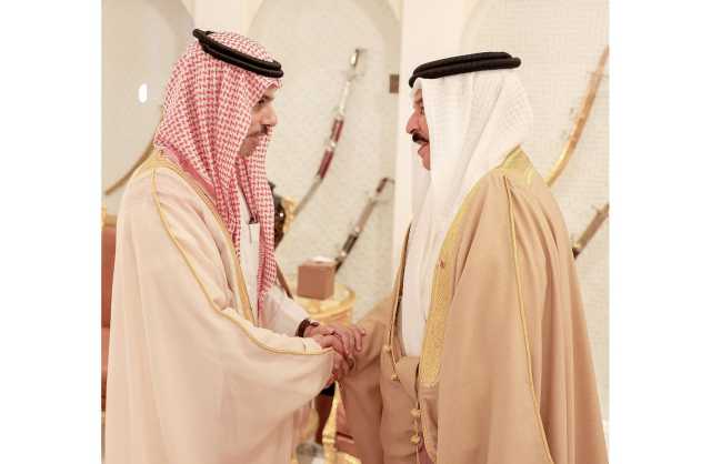 الملك: دور ريادي للسعودية في خدمة القضايا الخليجية والعربية