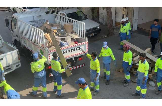 البلدية الشمالية تنفذ حملة واسعة لإزالة التعديات والإشغالات بسوق واقف