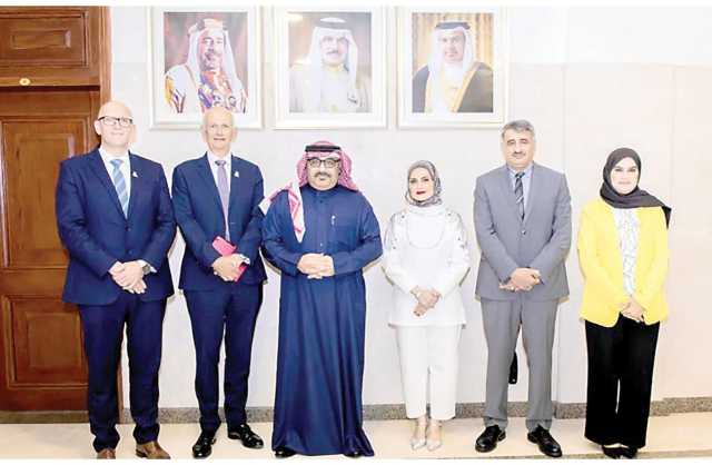 وزير التربية يطلع على الخطـة التوسعـية للكلية الملكيـة للجراحيـن
