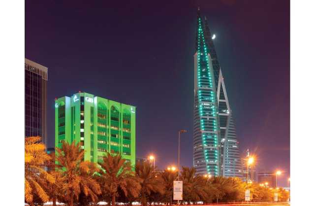 مباني مملكة البحرين تتوشّح باللون الأخضر احتفالاً باليوم الوطني للمملكة العربية السعودية الشقيقة الـ«93».