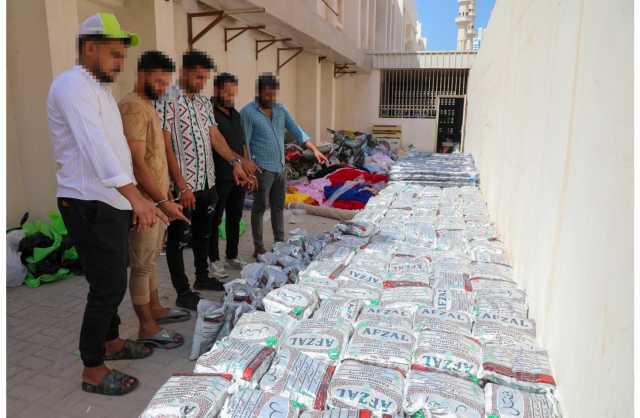 شرطة العاصمة: القبض على 5 آسيويين إثر قيامهم بحيازة وبيع مواد التبغ الممنوع تداولها «تمباك»