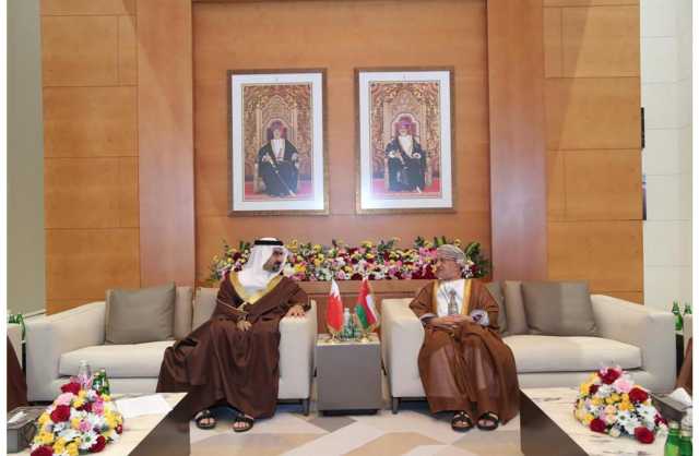 الوزير فخرو يبحث مع وزير التراث والسياحة العماني تعزيز التعاون السياحي الثنائي