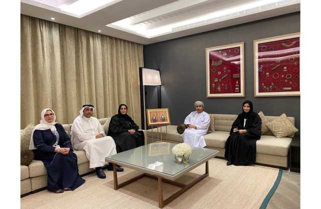 بحثت تعزيز التعاون وتبادل الخبرات والتجارب الصحية.. وزيرة الصحة تلتقي بوزير الصحة العماني