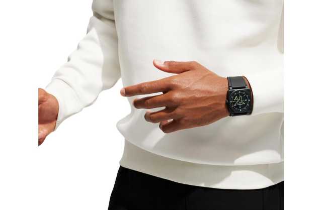 «BR 03 Gyrocompass» الساعة التي تبقيك على المسار الصحيح