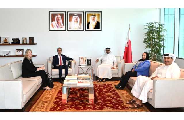 وزير الصناعة والتجارة يلتقي سفير الولايات المتحدة الامريكية لدى مملكة البحرين