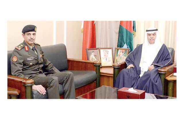 وزير شؤون الدفاع يستقبل الملحق العسكري بسفارة دولة الكويت