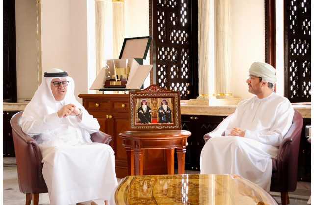 وكيل شؤون البلديات يطلع على تجربة بلدية مسقط في مجال التشجير والحدائق