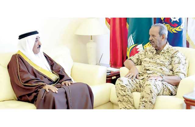 القائد العام لقوة الدفاع يستقبل الشيخ محمد بن عطية الله