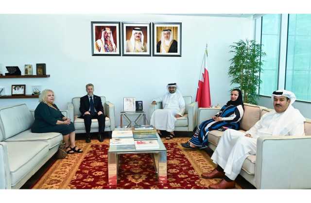 وزير الصناعة والتجارة يجتمع بسفير المملكة المتحدة لدى مملكة البحرين