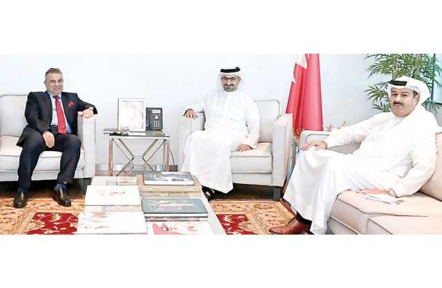 وزير الصناعة والتجارة يلتقي السفير الجزائري لدى مملكة البحرين