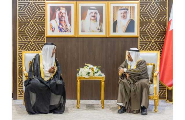 رئيس مجلس الشورى يشيد بمبادرات وبرامج نادي الخريجين لتعزيز الحركة الأدبية والثقافية بمملكة البحرين