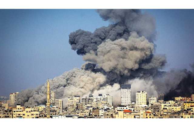 «غزة» تحت النار.. وإسرائيل تُحشّد للغزو