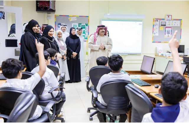 وزير التربية يزور مدرسة الخوارزمي الابتدائية للبنين