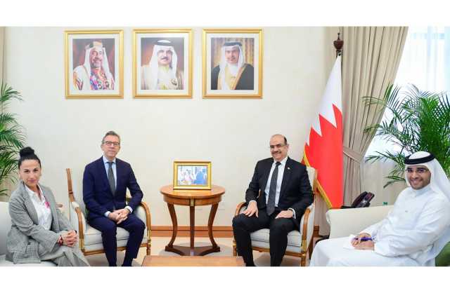 وزير الشؤون القانونية يستقبل سفير الجمهورية الفرنسية لدى مملكة البحرين