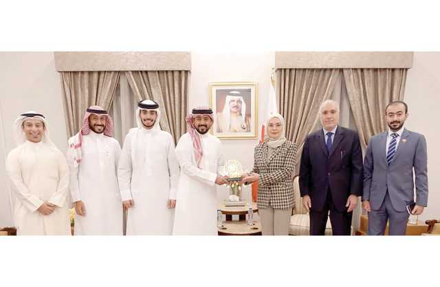 زينل تدعو للتعريف بأدوار الشباب في بناء الوطن وصنع المستقبل