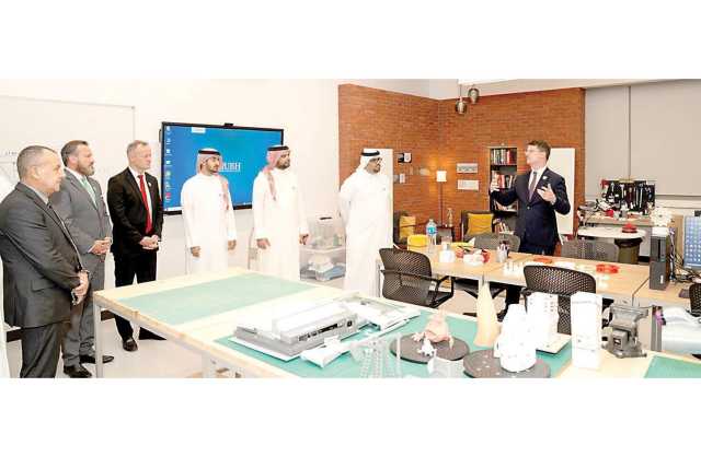 رئيس الاتحاد الدولي يُجري زيارة تفقدية لمرافق الجامعة الأمريكية بالبحرين