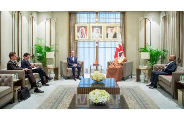 وزير المالية يؤكد على ما يجمع مملكة البحرين والجمهورية الفرنسية من علاقات متميزة على كافة المستويات