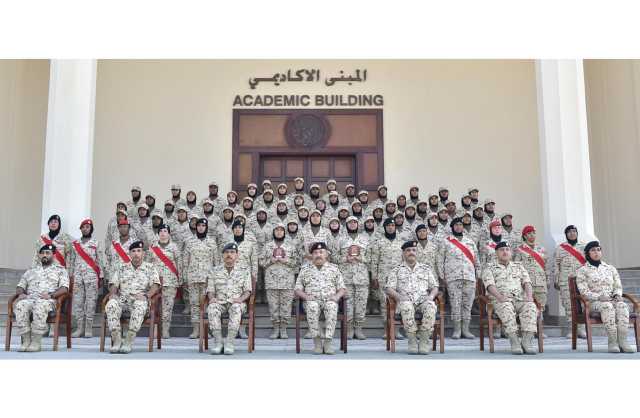 تخريج دورة المتطوعات المدنيات للقوة الاحتياطية «الدفعة الثانية» بقوة دفاع البحرين بحضور مساعد رئيس هيئة الأركان للقوى البشرية‎