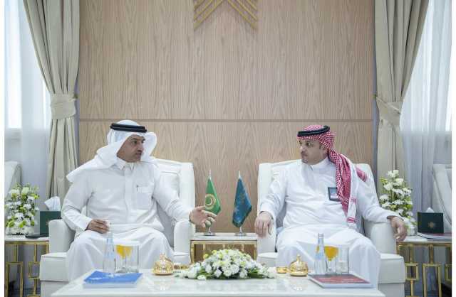 آمر الأكاديمية الملكية يحضر حفل تخريج طلاب الدراسات العليا بجامعة نايف العربية ويلتقي برئيسها