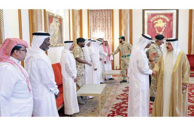 الملك: شهداؤنا سطّ­روا مواقف عظيمة في الشجاعة والإقدام
