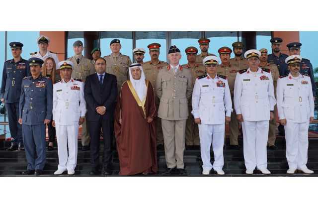 وزير شؤون الدفاع يترأس الجانب البحريني في ختام أعمال اجتماع اللجنة البحرينية البريطانية العسكرية المشتركة