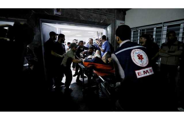 مقتل 39 طفلًا.. توقف العمليات بمجمع الشفاء في غزة بعد نفاد الوقود