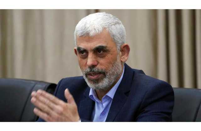 إعلام إسرائيلي: السنوار التقى بعض الأسرى الإسرائيليين بغزة