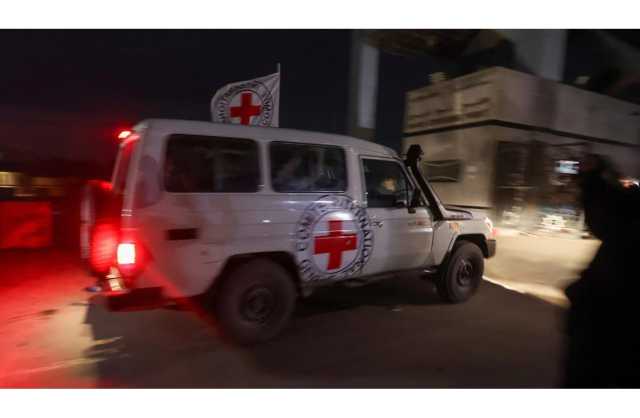 خامس عملية تبادل.. الصليب الأحمر يتسلم أسرى من حماس
