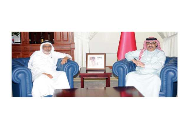 وزير التربية يطّلع على استعدادات افتتاح المدرسة الكندية - البحرين