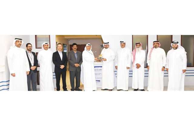 وزير «الصناعة» يزور مقر مصنع العالمية للهندسة الكهربائية