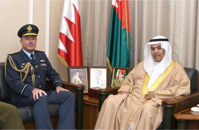 وزير شؤون الدفاع يستقبل نائب رئيس القوات المسلحة النيوزلندي