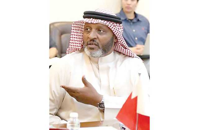 القبيسي: الاكتفاء بقارئ البطاقة الذكية لطلبات عوازل الأمطار