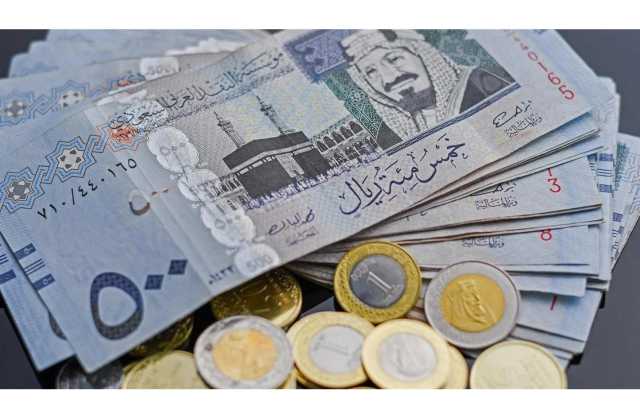 الحبس والإبعاد لآسيوي ومصادرة ما يقارب مليون ريال سعودي لعدم إفصاحه عنها