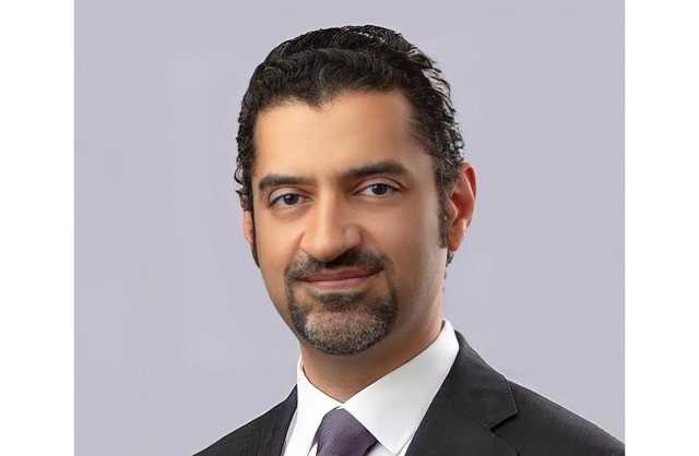 وزير شؤون البلديات والزراعة: المرأة البحرينية.. نموذجٌ يحتذى به في العطاء والإخلاص بمختلف الميادين