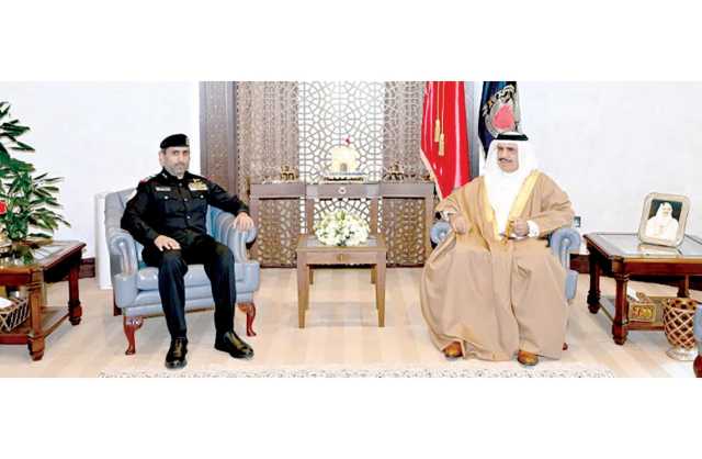 وزير الداخلية يستقبل مساعد قائد القوات البحرية المشتركة لشؤون الإقليم