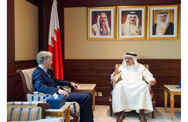 وزير الخارجية يستقبل سفير المملكة المتحدة لدى مملكة البحرين 