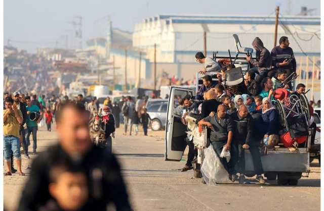 الجيش الإسرائيلي يحاصر خان يونس وسط معارك عنيفة.. وموجات نزوح نحو رفح