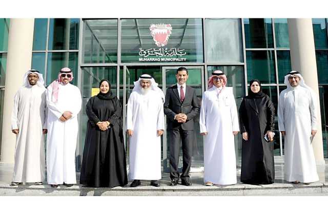 وزير البلديات والزراعة يزور مجلس المحرق البلدي