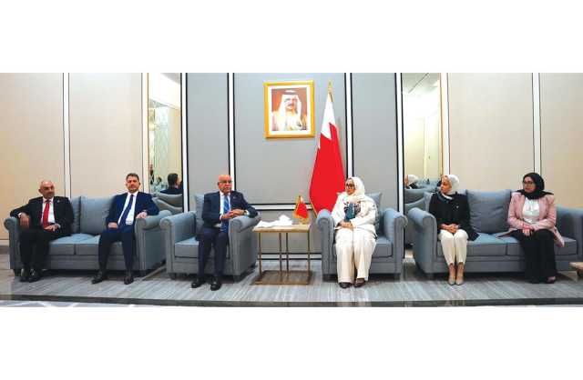 وزيرة الصحّة تبحث تعزيز التعاون المشترك مع نظيرها العراقي