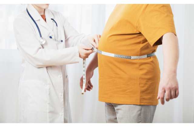 استشاري: أخطاء الطبيب الخليجي أجهزت علي حياة ضحية التكميم