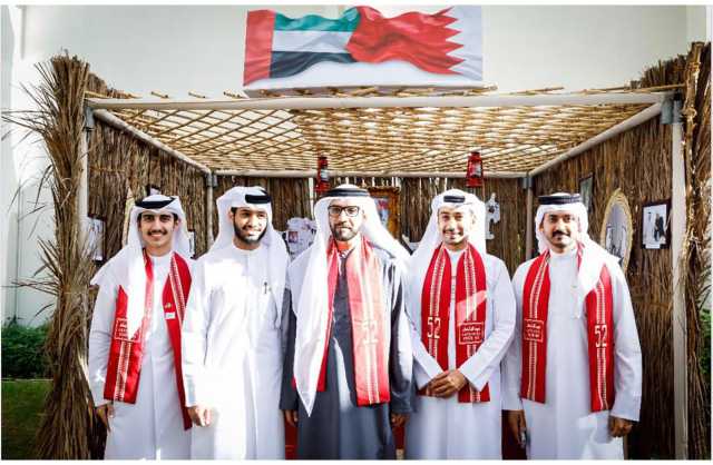 طلبة البحرين بجامعة محمد بن زايد للعلوم الإنسانية يحتفلون بعيد الاتحاد الـ 52 لدولة الإمارات الشقيقة