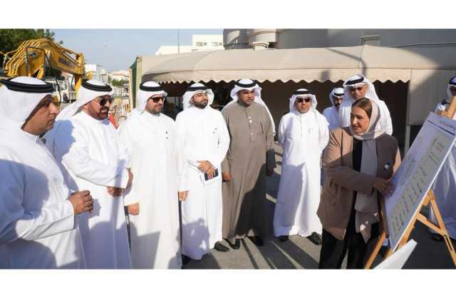 وكيل وزارة الأشغال يتفقد مشاريع تطوير البنية التحتية في الدائرتين الثالثة والرابعة بالمحافظة الجنوبية