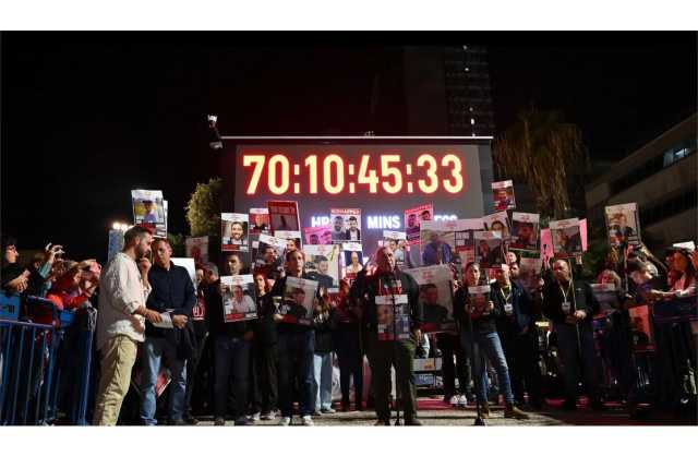 «لا نتلقى سوى الجثث».. غضب يشتعل بين عائلات رهائن إسرائيل