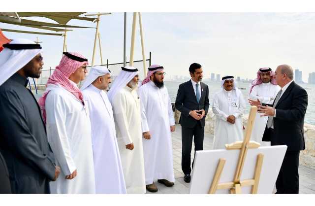 وزير شؤون البلديات والزراعة يطلع على أعمال تطوير الواجهة البحرية للبسيتين وحديقة مجمع 226