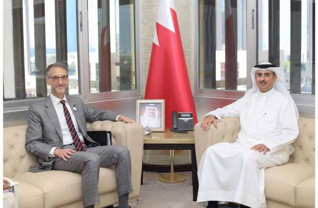 وزير العدل يستقبل سفير الولايات المتحدة الأمريكية لدى مملكة البحرين